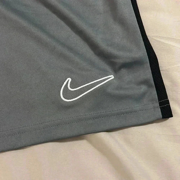 NWT Men’s Nike slim fit soccer shorts size XXL - Picture 3 of 6